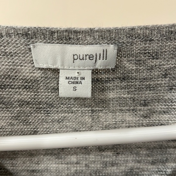 🔥J.Jill Gray V-Neck Knit Pullover🔥 - Picture 3 of 6